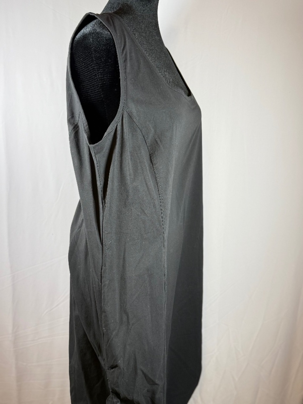 Columbia Sportswear black active sleeveless dress adjustable length, XL